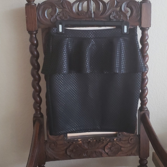 Bebe Tulip Skirt, new with tags - Picture 1 of 4